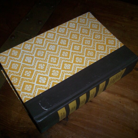 Vintage Reader's Digest Condensed Books Volume 2 1976 Hardcover, Illustrated - Picture 2 of 6